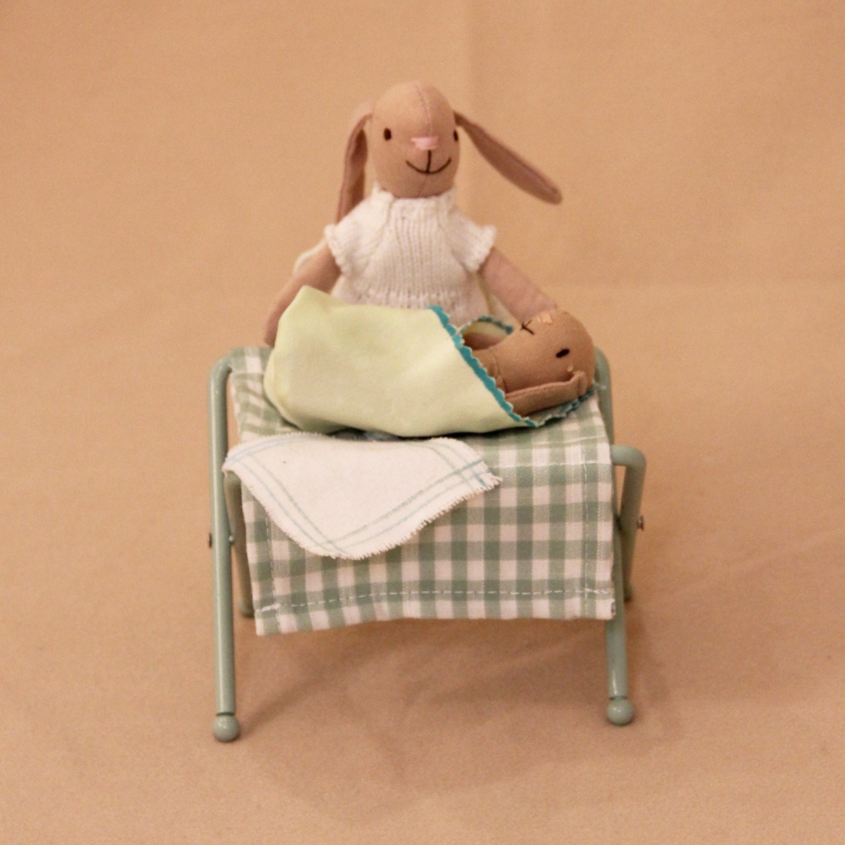 1/12 Miniature Changing Table  - Tablet Accessories Kids review and price